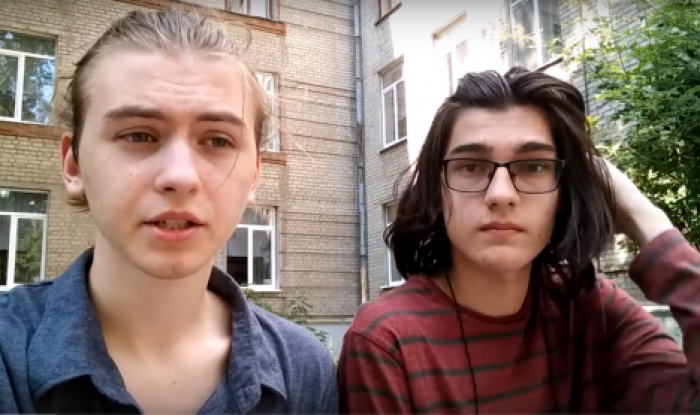 В российском городе не хотели торжественно вручать аттестаты ученикам, не сдавшим деньги на выпускной