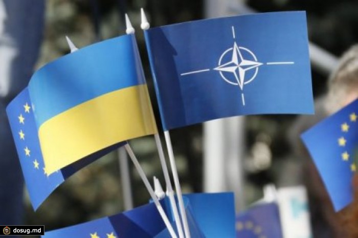 Все меньше украинцев хотят в Европу и НАТО