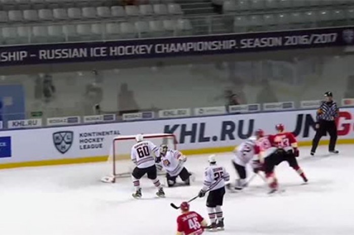 В сети появилось видео первого китайского гола в КХЛ