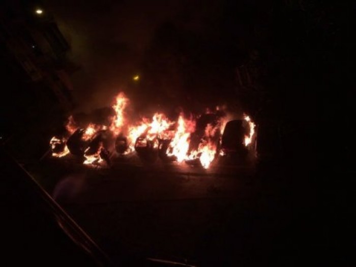 В центре Брюсселя после взрывов сгорели авто