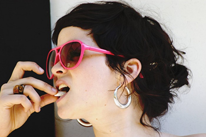 В зубной пасте и жвачке нашли смертельный компонент