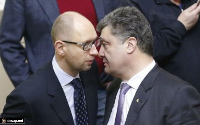 Янукович озвучил свою версию разногласий между Порошенко и Яценюком