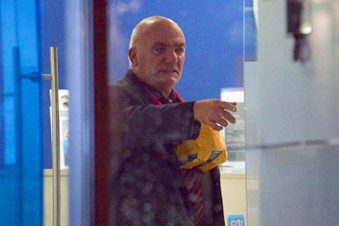 Захватчику заложников в московском банке предъявили обвинение