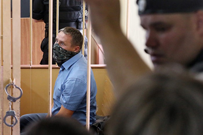 Замглавы управления собственной безопасности СКР обвинен в получении взятки