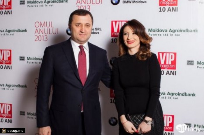 Жена Филата покинула дом сразу после обысков