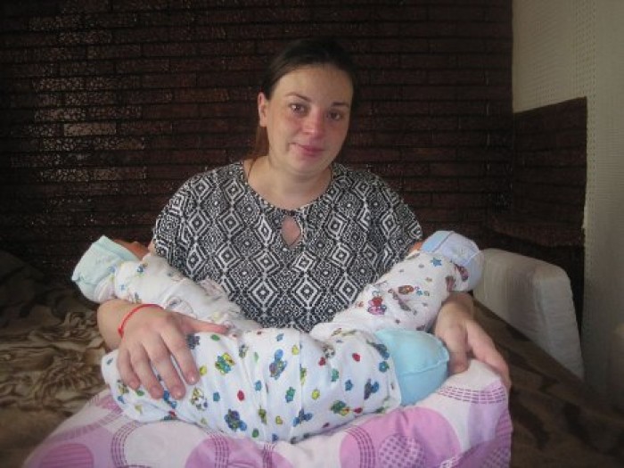 Женщина из Страшен родила тройню и осталась без мужа