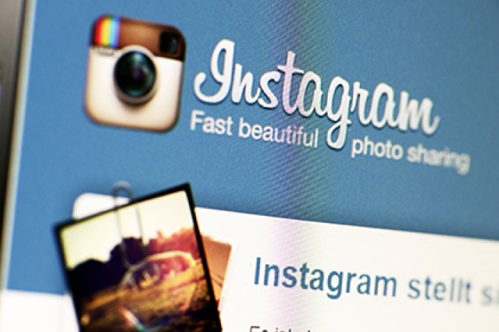 Житель Москвы пожаловался на черно-белый Instagram