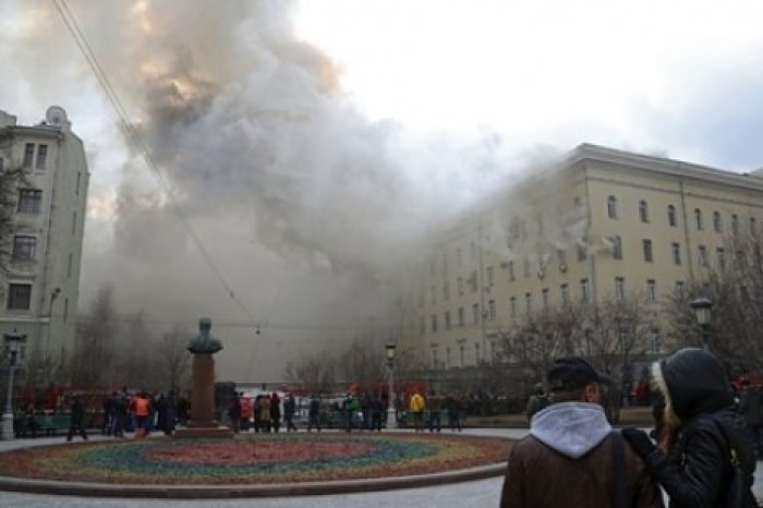 Журналисты узнали о побывавших ночью в здании Минобороны пожарных