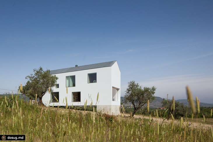 Минималистичный дом в Португалии