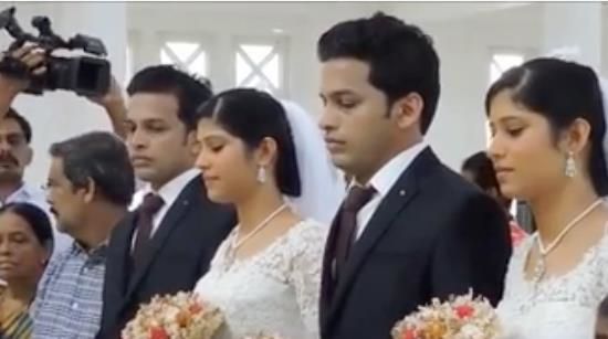 В Индии священники-близнецы поженили братьев-близнецов на сестрах-близнецах