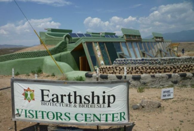 Коммуна Earthships - город экологически чистого жилья из вторсырья