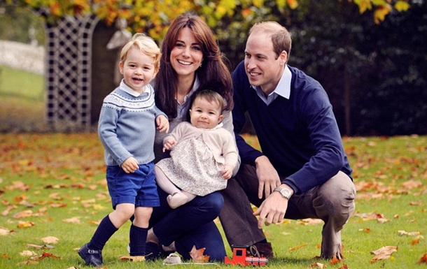 Британская королевская семья показала Рождественское фото