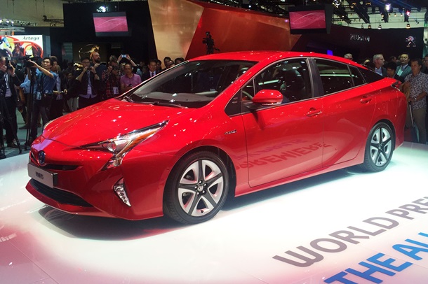 Toyota показала новое поколение гибридной линейки Prius