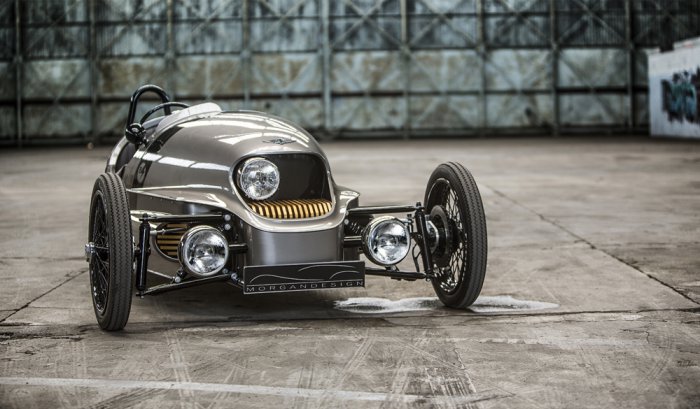 Трехколесный деревянный электромобиль Morgan EV3