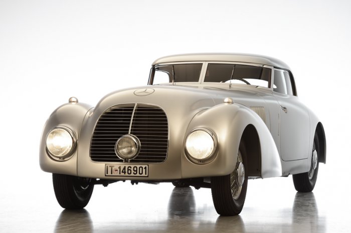 Винтажный спорткар Mercedes-Benz 540 K Streamliner