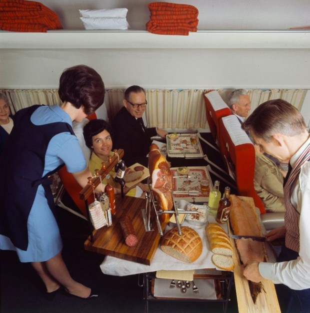 Как кормили в самолетах 40 — 50 лет назад