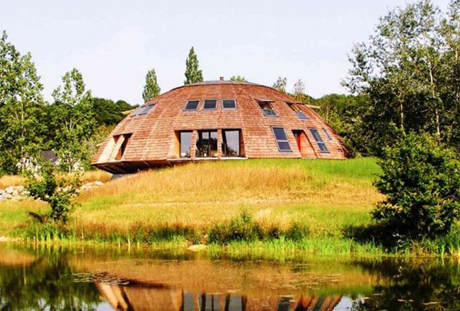 Вращающийся дом на солнечных батареях