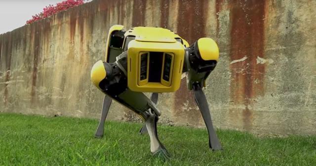 Демонстрация нового робота от Boston Dynamics - SpotMini