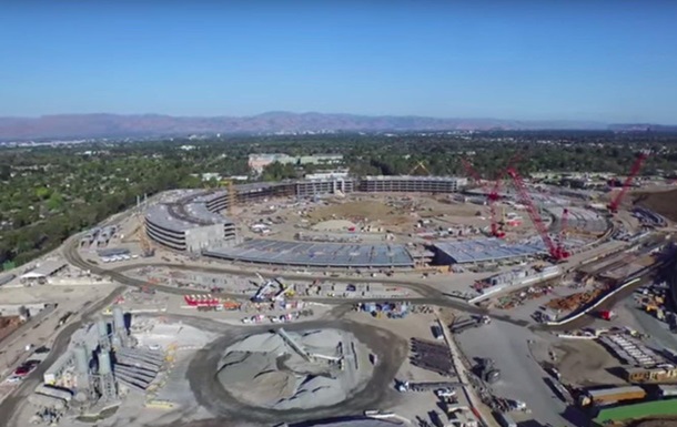 Высота технологий: аэросъемка с места строительства нового кампуса Apple