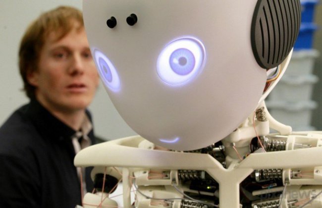 Roboy – робот-мальчик, который будет помогать пожилым людям в быту