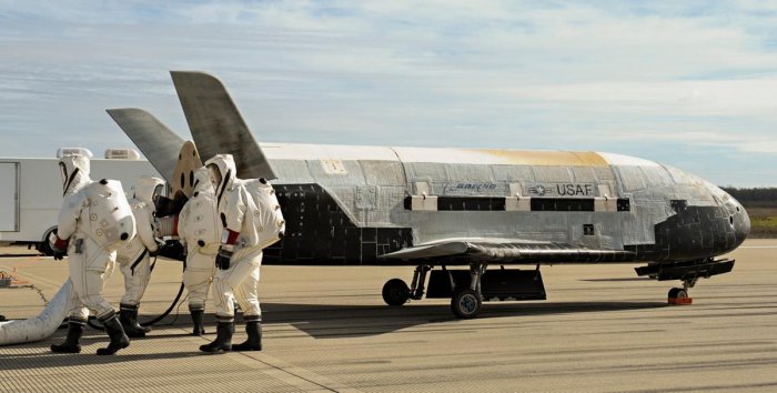 Орбитальный экспериментальный самолет Boeing X-37B снова на Земле