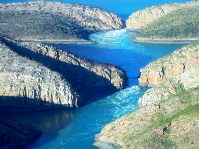 Австралийские горизонтальные водопады