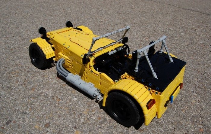 Самодельный игрушечный родстер «Caterham Seven» от Sheepo