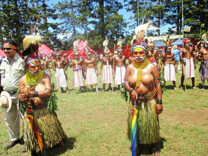 Красочный фестиваль в Mount Hagen