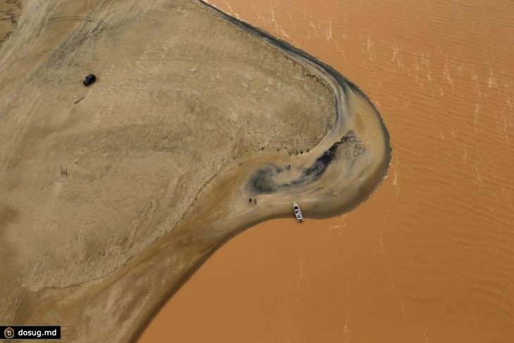 Загрязненные воды реки Риу Досе