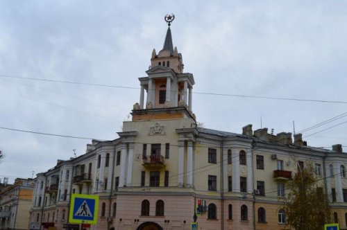 В Воронеже вандалы раскрасили звезду в Губку Боба