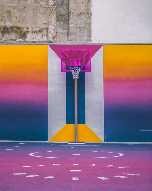 Необычная баскетбольная площадка в Париже