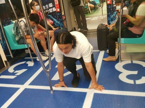 Вагоны метро в Тайбэе превратились в места проведения соревнований летней Универсиады