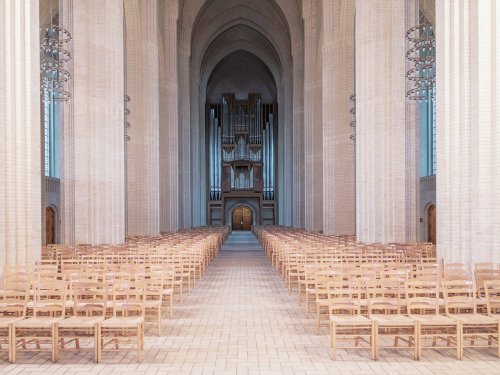 Захватывающий интерьер копенгагенской церкви Грундтвига