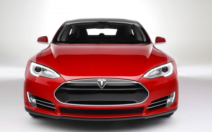 Tesla представила систему замены батарей