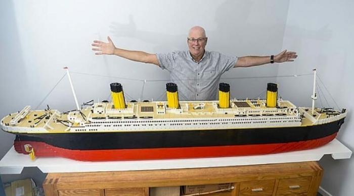 65-летний мужчина потратил 2 года на создание из 40 тыс. кубиков LEGO копии Титаника