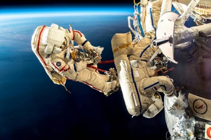 Неземная красота: немецкий астронавт устроил екатеринбуржцу фотосессию в открытом космосе
