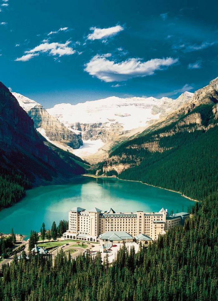 Уникальный отель в канадских горах