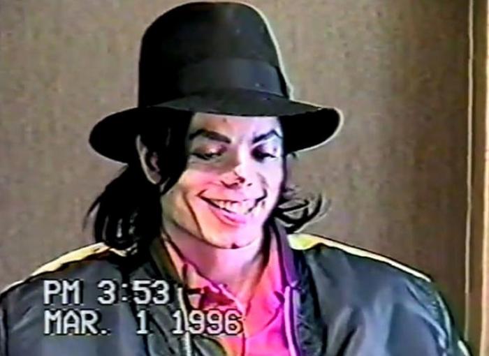Ранее неизвестное видео с допроса Майкла Джексона по делу о педофилии