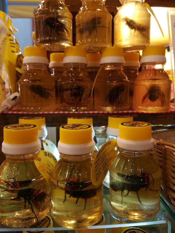 Мед из Японии с особым ингредиентом, который есть не рекомендуется