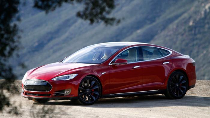 Ошибка автопилота Tesla Model S привела к аварии