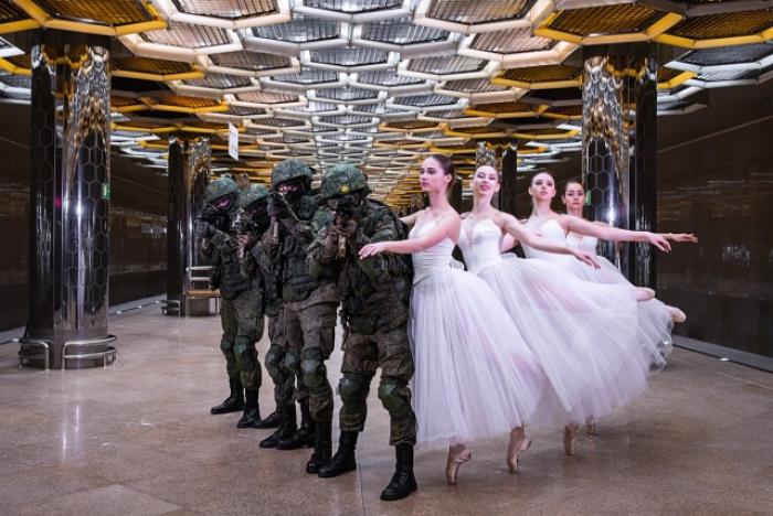 Военные ЦВО поздравили женщин с наступающим 8 Марта