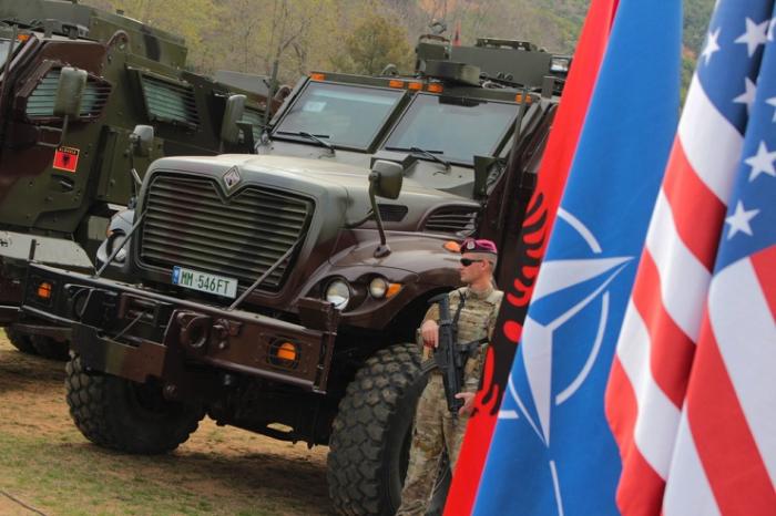 Албания получила 37 бронемашин от США