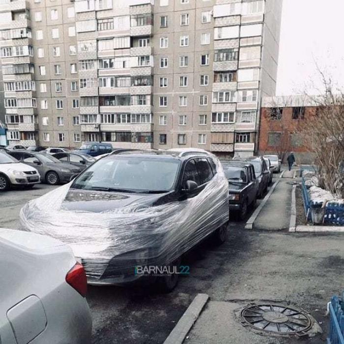 Супергерой из Барнаула борется с нарушителями правил парковки