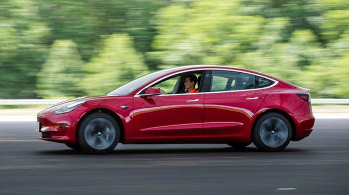 Tesla Model 3 стала лидером продаж в Европе