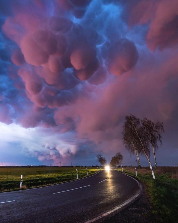 Двояковыпуклые облака перед штормом