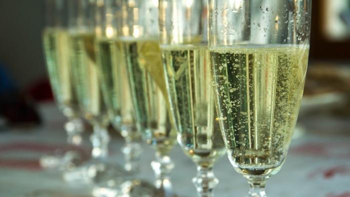 Изобретение шампанского: ошибка винодела, ставшая нормой