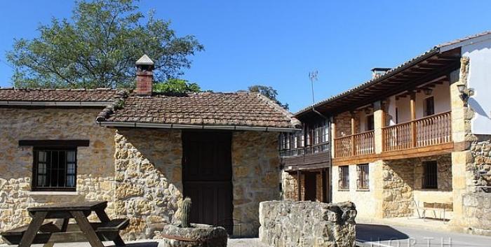 В Испании теперь можно купить целую деревню по цене московской квартиры