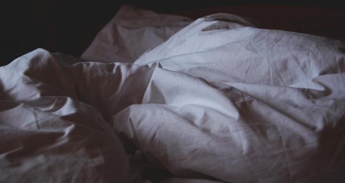 Исследование показало, что пробуждение на час раньше снижает риск депрессии на 23 процента