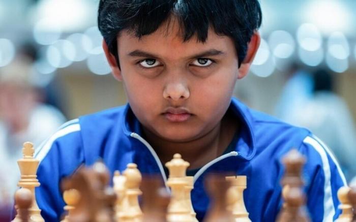 Двенадцатилетний школьник стал самым молодым шахматным гроссмейстером