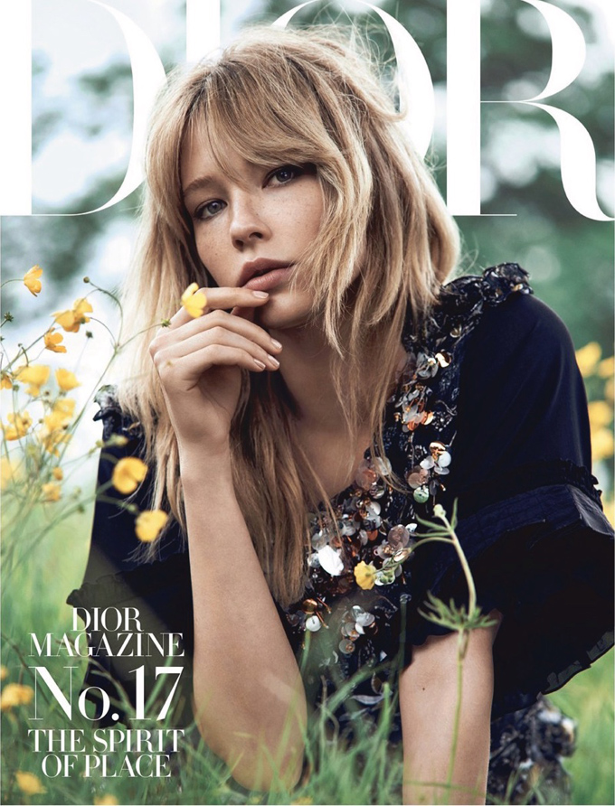 Хейли Беннетт в зимнем Dior Magazine